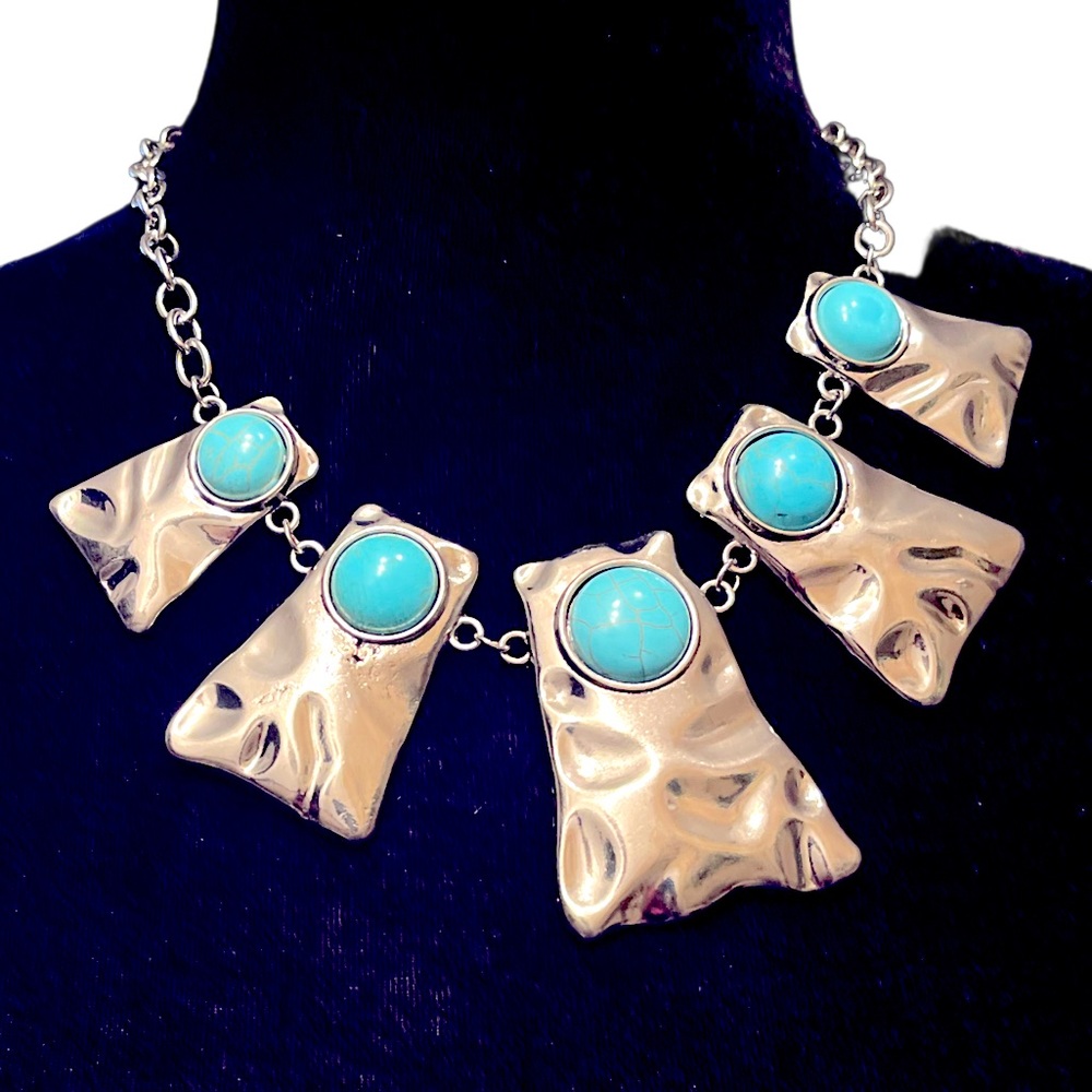Rippled Turquoise Collar Necklace